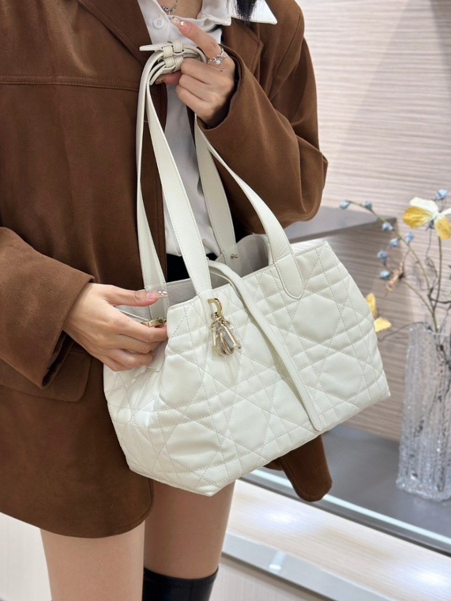 더미러THE Mirror_사진_20260109_1.jpg