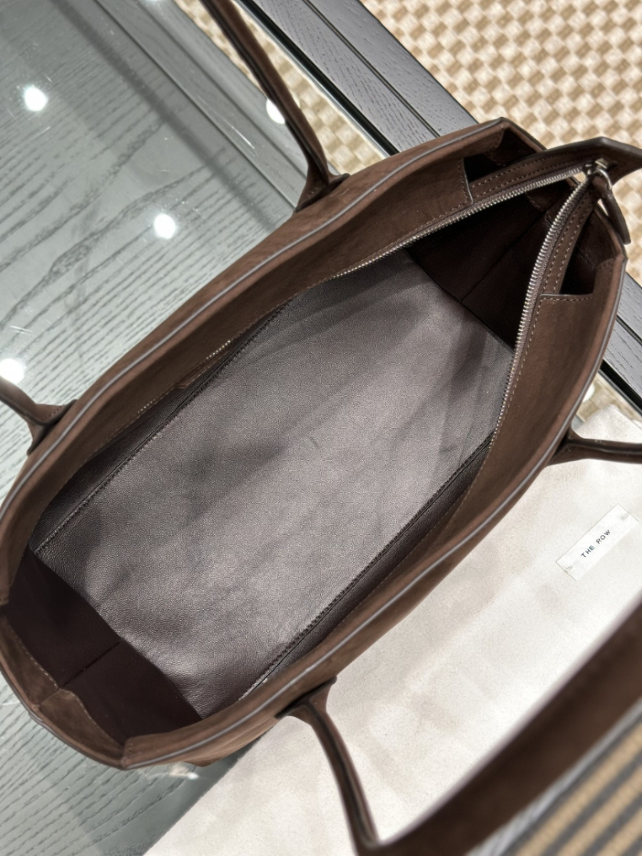 더미러THE Mirror_사진_20260315_7.jpg